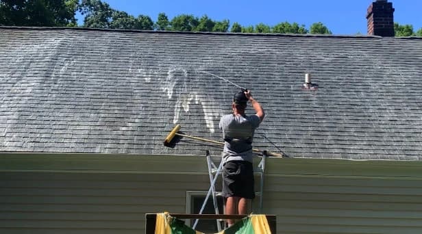 Before and after results of roof washing by Lyndhurst Power Washing in Lyndhurst