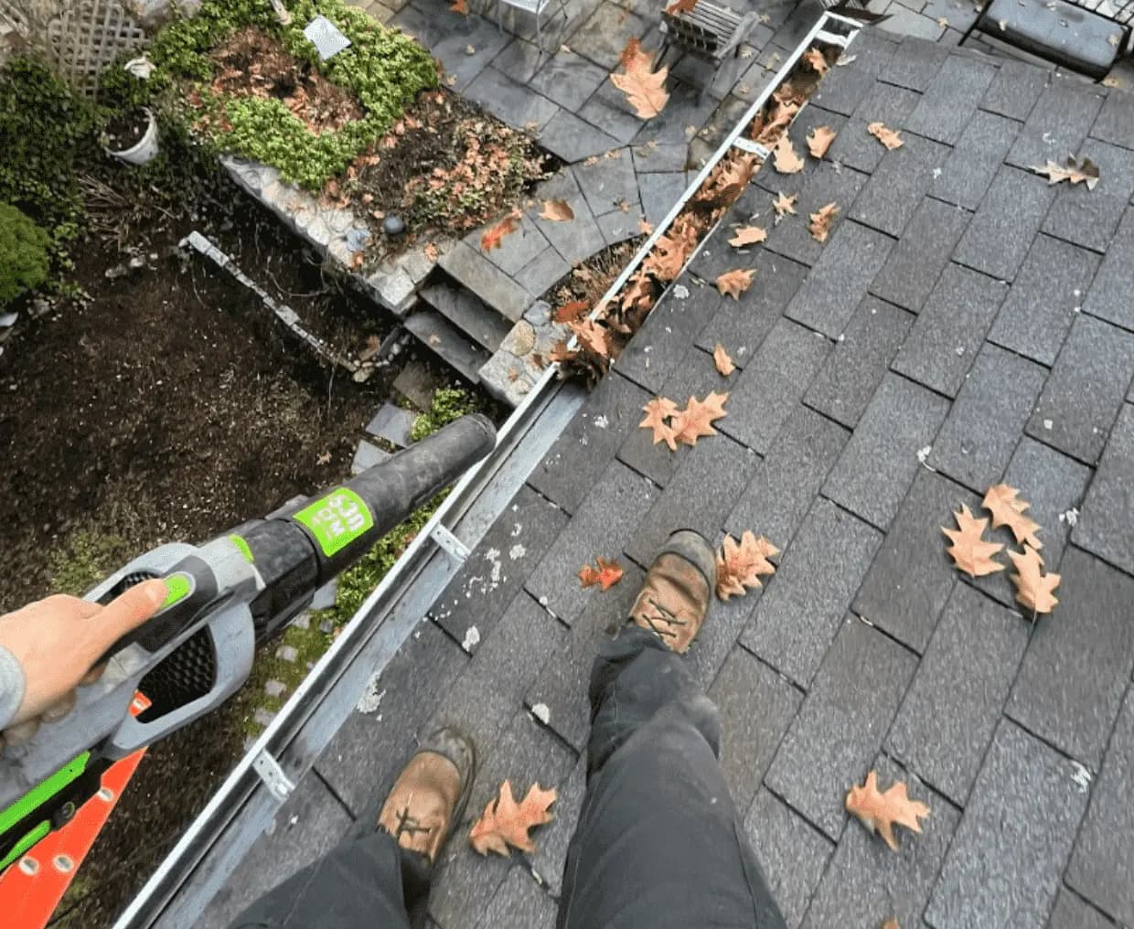 Gutter Cleaning service in Lyndhurst, OH